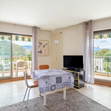 Grand Les Masters Apartment